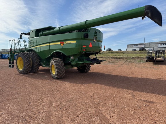 2023 John Deere S780 Combine
