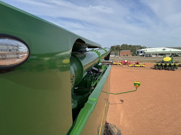 2023 John Deere S780 Combine