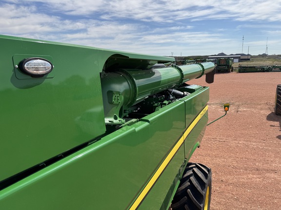 2023 John Deere S780 Combine