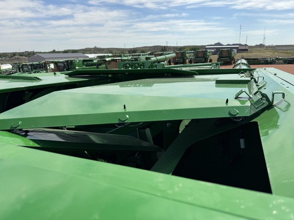 2023 John Deere S780 Combine