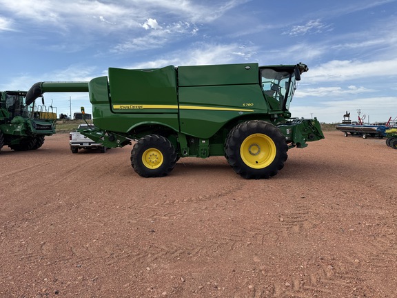 2023 John Deere S780 Combine