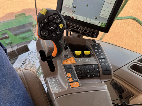 2023 John Deere S780 Combine