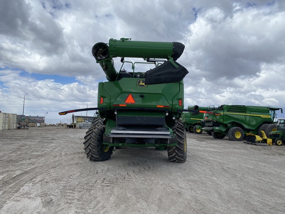 2022 John Deere X9 1000 Combine