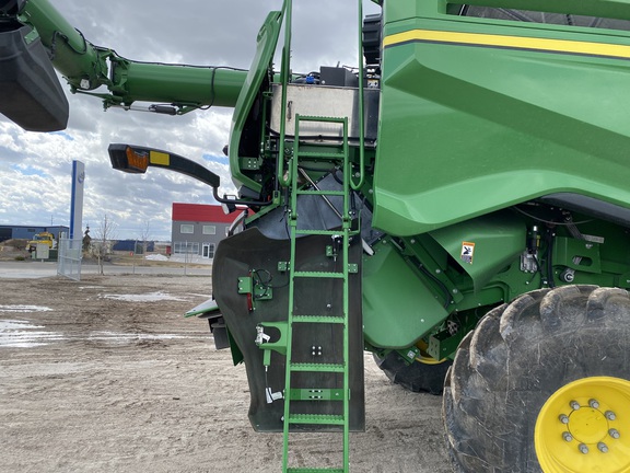 2022 John Deere X9 1000 Combine