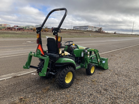 2023 John Deere 1025R Tractor Compact