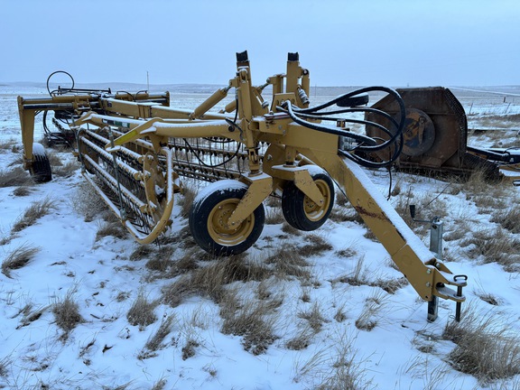 2014 Vermeer R2800 Rake