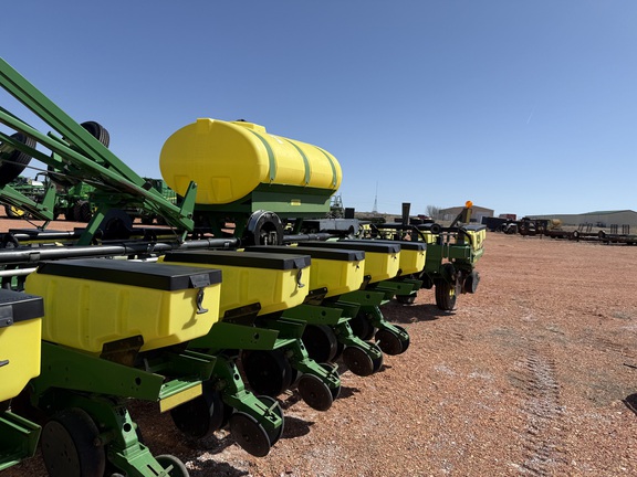 2004 John Deere 1770 Planter