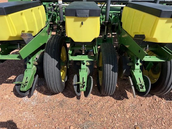 2004 John Deere 1770 Planter