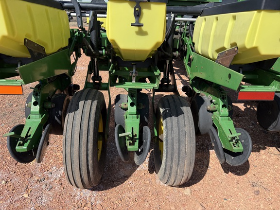 2004 John Deere 1770 Planter