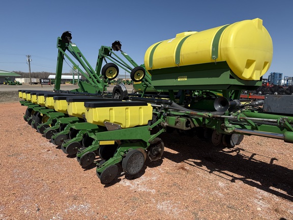 2004 John Deere 1770 Planter