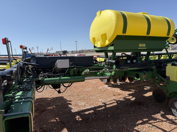 2004 John Deere 1770 Planter