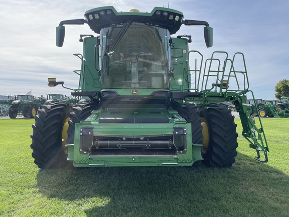 2024 John Deere X9 1000 Combine