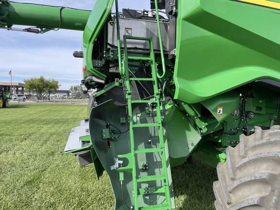 2024 John Deere X9 1000 Combine
