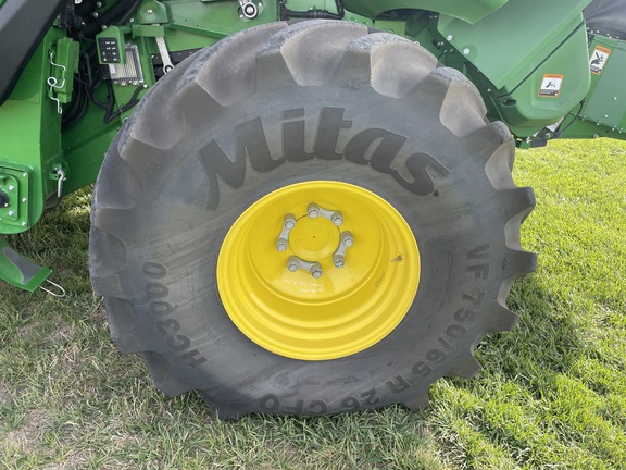 2024 John Deere X9 1000 Combine