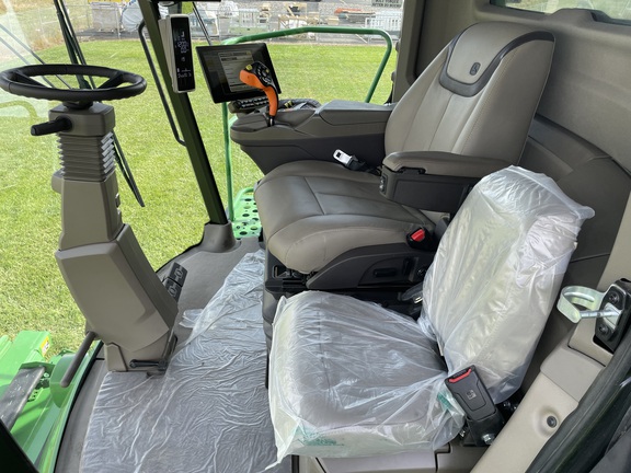 2024 John Deere X9 1000 Combine