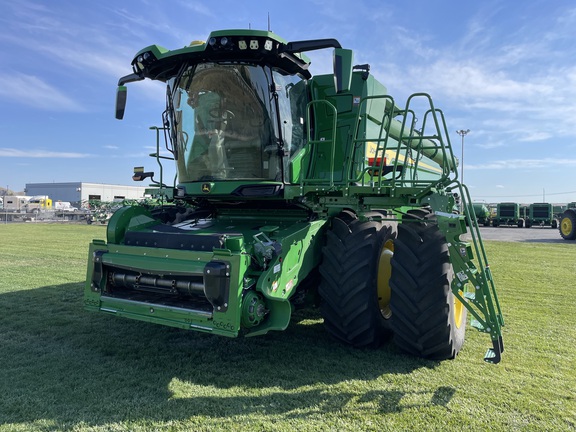 2024 John Deere X9 1000 Combine