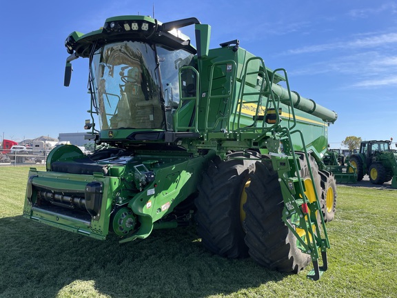 2024 John Deere X9 1000 Combine