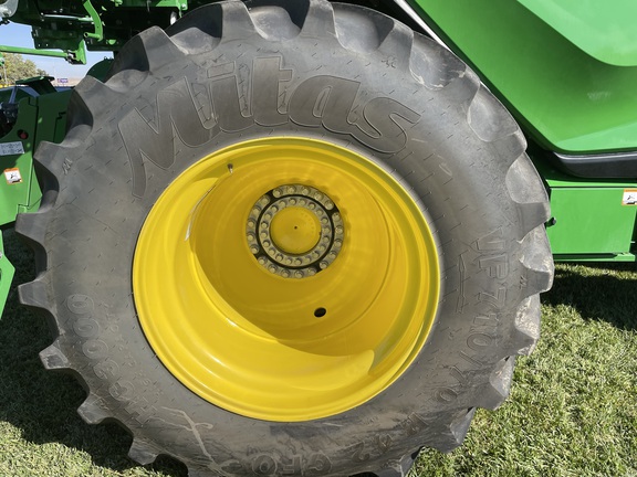 2024 John Deere X9 1000 Combine