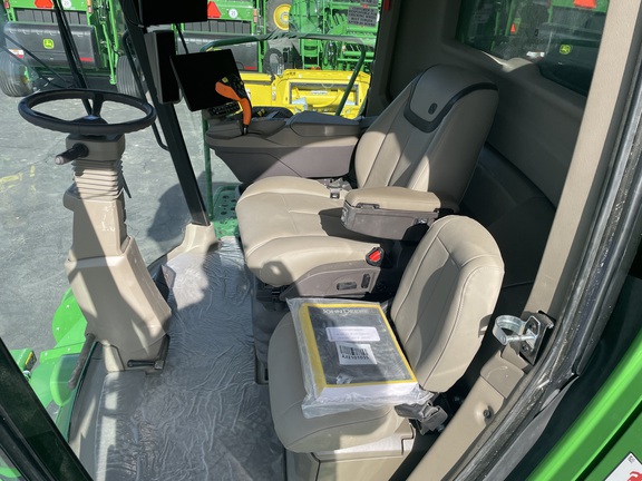 2024 John Deere X9 1000 Combine