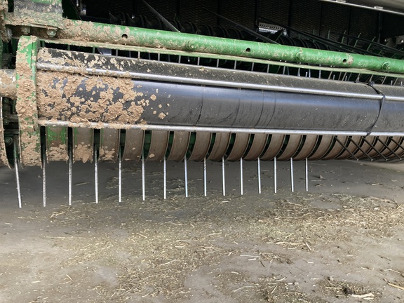 2017 John Deere 569 Baler/Round