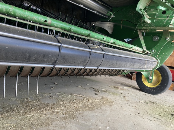 2017 John Deere 569 Baler/Round