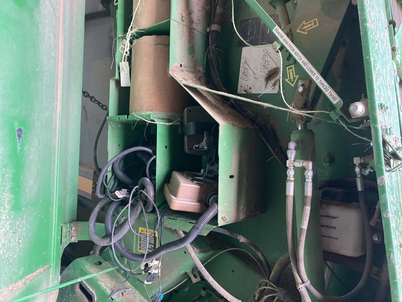 2017 John Deere 569 Baler/Round