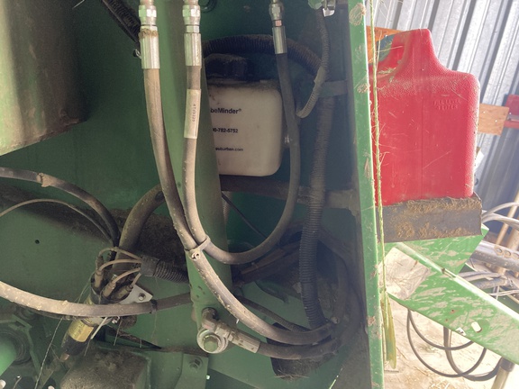 2017 John Deere 569 Baler/Round