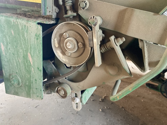 2017 John Deere 569 Baler/Round