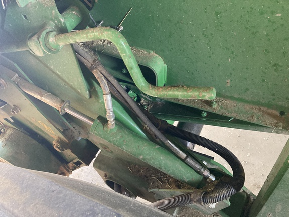 2017 John Deere 569 Baler/Round