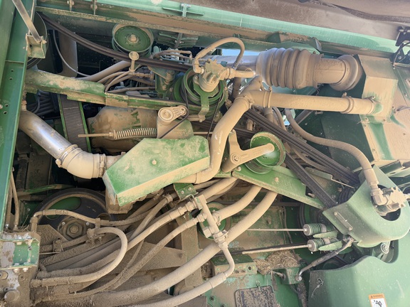 2017 John Deere S680 Combine