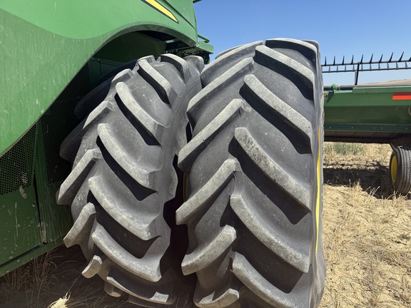 2017 John Deere S680 Combine