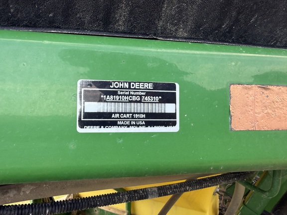 2014 John Deere 1835 Air Seeder