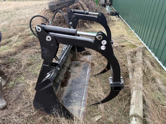 2010 Case IH Farmall 105U Tractor