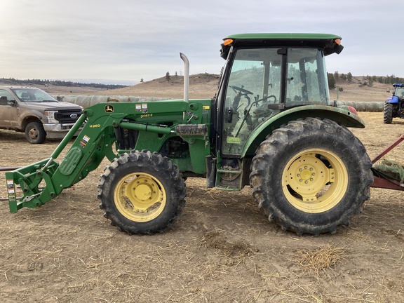 2013 John Deere 5083E Tractor