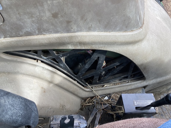 2013 John Deere 5083E Tractor