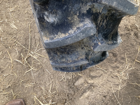 2013 John Deere 5083E Tractor