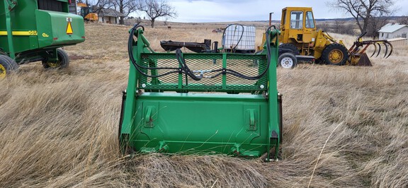 2013 John Deere 5083E Tractor