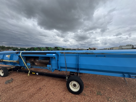2008 Shelbourne CVS32 Header Combine