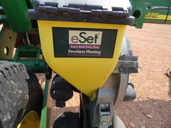 2012 John Deere 1770NT CCS Planter