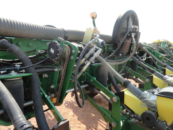 2012 John Deere 1770NT CCS Planter