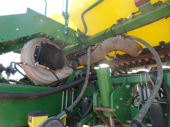 2012 John Deere 1770NT CCS Planter