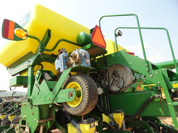 2012 John Deere 1770NT CCS Planter