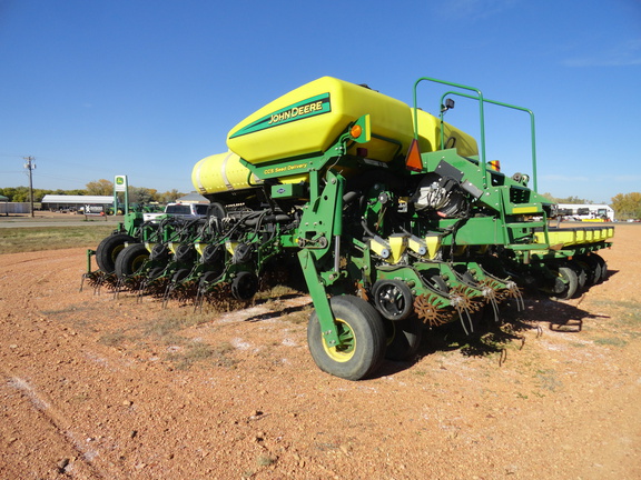 2008 John Deere 1770NT CCS Planter