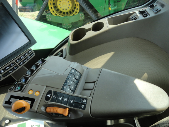 2018 John Deere 9620R Tractor 4WD