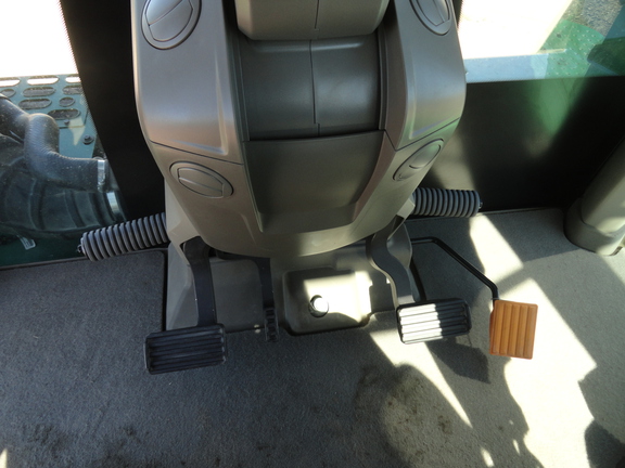 2023 John Deere 9RX 590 Tractor Rubber Track