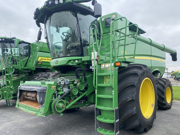 2023 John Deere S780 Combine