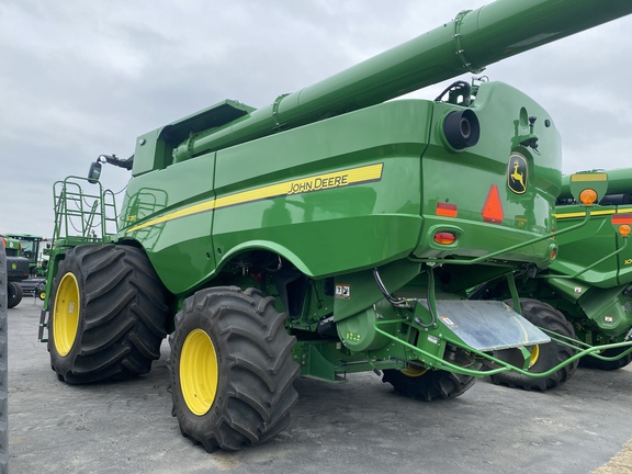 2023 John Deere S780 Combine