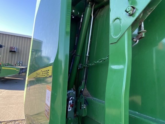 2018 John Deere 560M Baler/Round