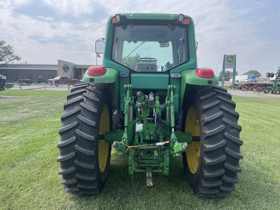 2004 John Deere 7420 Tractor