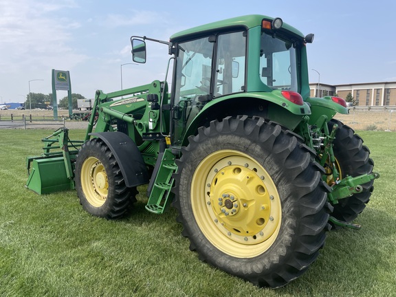 2004 John Deere 7420 Tractor